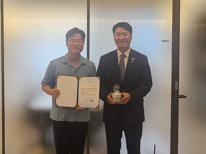 ◇고성군이 국내 대표 예능 PD인 나영석 PD를 고성군 홍보대사로 위촉했다.