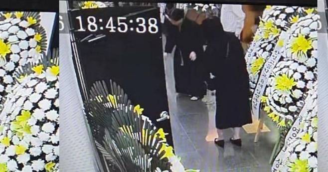 주설희 간호사는 곧바로 남성에게 달려가 상태를 확인했다. 심폐소생술이 필요한 상황이라고 판단한 그는 주변 사람들에게 119 신고를 요청한 뒤 지체 없이 응급처치를 시작했다. 인제대학교 해운대백병원