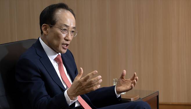 추경호 대구시장이 21일 오후 대구광역시 북구 대구광역시청 산격청사 내 집무실에서 헤럴드경제와 인터뷰를 하고 있다. 대구=임세준 기자