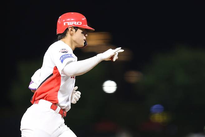 KIA 김도영이 12일 광주-기아 챔피언스 필드에서 열린 2026 KBO리그 정규시즌 삼성전에서 홈런을 날린 후 베이스를 돌고 있다. 사진 | KIA 타이거즈