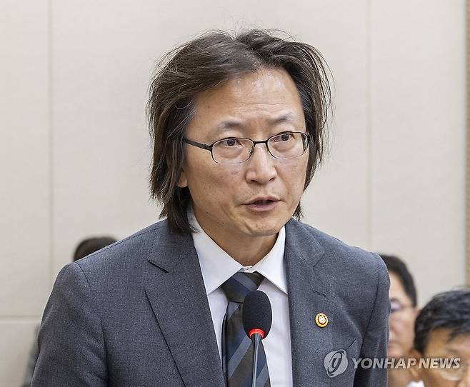 2025 회계연도 결산안 정무위 통과 인사말 하는 주병기 공정위원장 (서울=연합뉴스) 황광모 기자 = 주병기 공정거래위원장이 26일 국회에서 열린 정무위원회 전체 회의에 출석해 2025 회계연도 결산안 통과에 대한 인사말을 하고 있다. 2026.8.26 hkmpooh@yna.co.kr