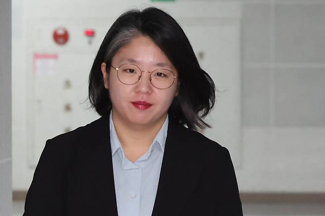 성평등가족부 장관 후보자로 지명된 용혜인 기본소득당 의원이 31일 오전 서울 여의도 국회 의원회관으로 출근하고 있다. 2026.8.31. 뉴스1