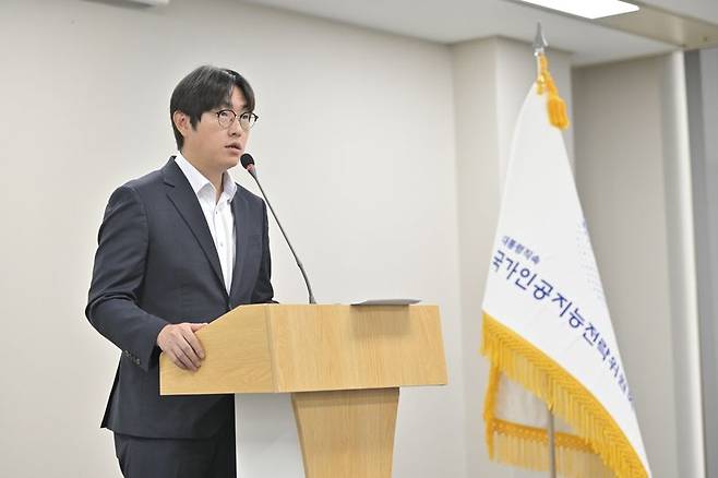 이재명 대통령이 위원장을 맡는 국가인공지능전략위원회 상근부위원장으로 취임한 하정우 부위원장이 "필요한 정책은 신속하게 결정하고, 부처 간 쟁점은 적극적으로 조정하며, 현장의 걸림돌은 과감히 해소하겠다"며 신속하고 적극적인 위원회 활동을 공언했다. /사진=국가인공지능전략위원회
