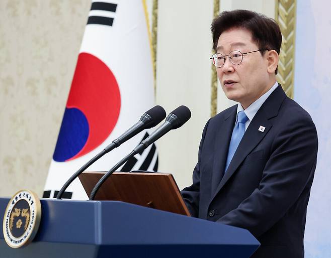 이재명 대통령이 27일 청와대에서 열린 민선 9기 시장·군수·구청장 초청 오찬간담회에서 인사말을 하고 있다. 청와대통신사진기자단