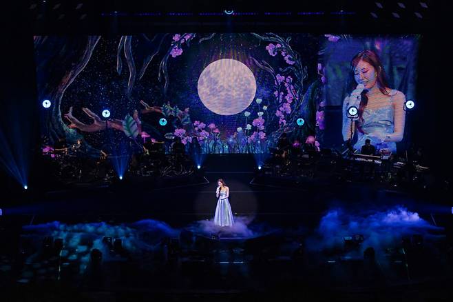 전유진의 빛나는 여름..팬 콘서트 '트웬티원' 대성황