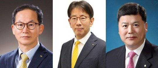 왼쪽부터 양종희 KB금융 회장, 이재근 KB금융 부문장, 권광석 전 우리은행장. 뉴스1