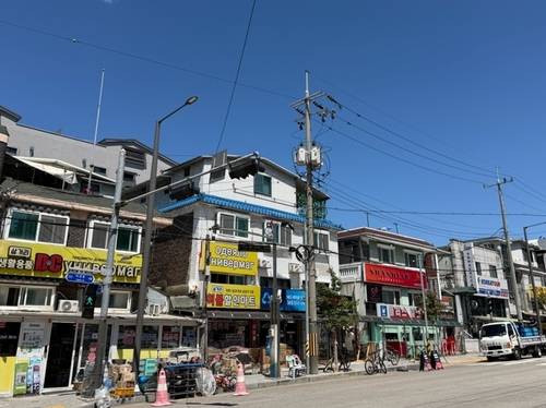 안산의 고려인마을 (안산=연합뉴스) 정아란 기자 = 지난 8월 12일 찾은 경기 안산시 단원구 선부동의 고려인 마을인 땟골마을. 한국어 간판과 러시아어 간판이 섞인 가게들이 눈에 띈다. 2026.9.3 airan@yna.co.kr
