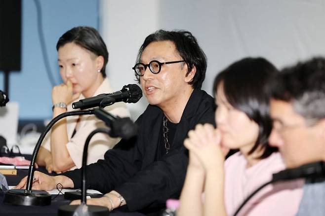 '대만관 설치 논란' 입장 발표하는 호추니엔 광주비엔날레 예술감독. 연합뉴스.
