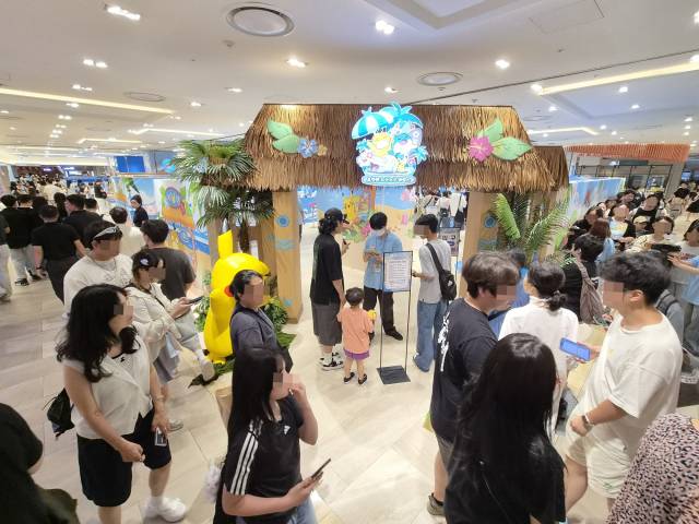 롯데백화점 부산본점에서 열렸던 ‘포켓몬 바캉스 팝업스토어’. 롯데백화점 제공