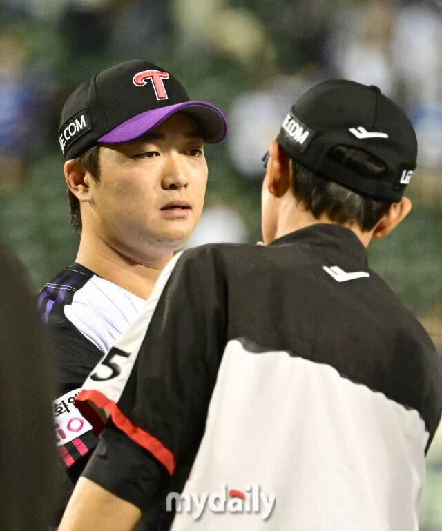 'LG 팬 열광했다' 고우석 美서 마구 배워왔다, 149km 변화구의 정체는? "옆으로 도는 것보다 떨어지니 훨씬 효과적"-4