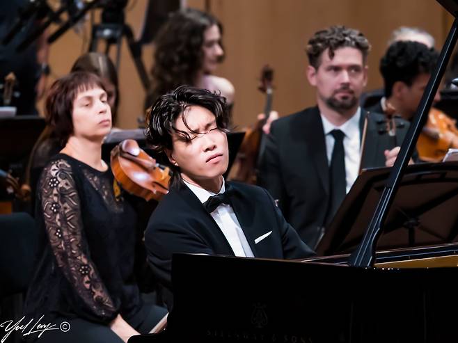 Pianist Park Jin-hyung KUMHO CULTURAL FOUNDATION