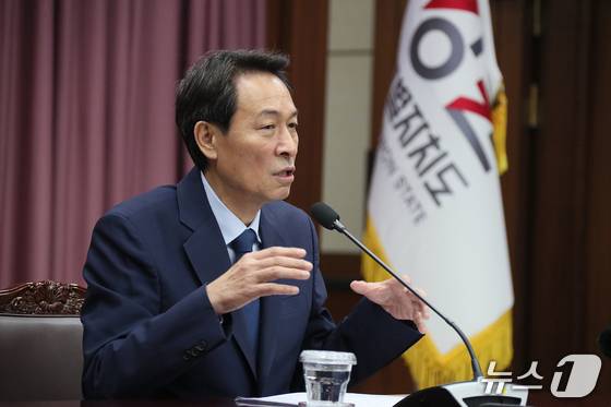 우상호 강원도지사가 7일 신관 소회의실에서 열린 기자간담회에서 발언하고 있다.(강원도 제공. 재판매 및 DB금지)/