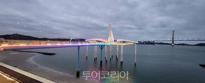 목포스카이워크 야간경관 / 사진-목포시 제공