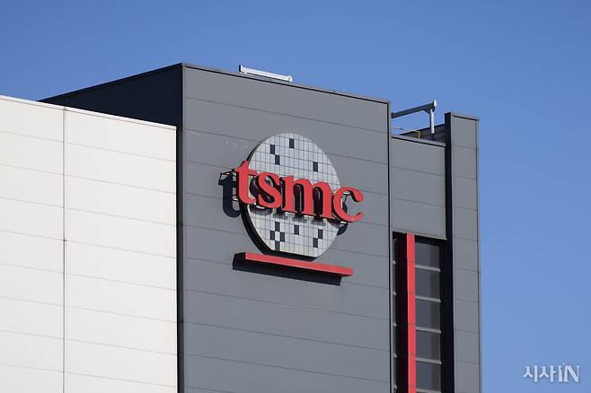 타이완 TSMC 본사. AI와 반도체 분야는 대규모 사회적 인프라가 뒷받침되어야 한다. ⓒ시사IN 이명익