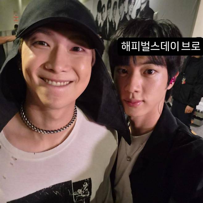 /사진=방탄소년단 진 SNS