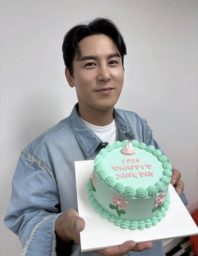 사진|장민호 공식 SNS