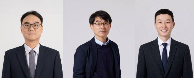 포스텍 산업경영공학과 고영명 학과장(왼쪽부터), 김병인 교수, 채민우 교수. 포스텍 제공