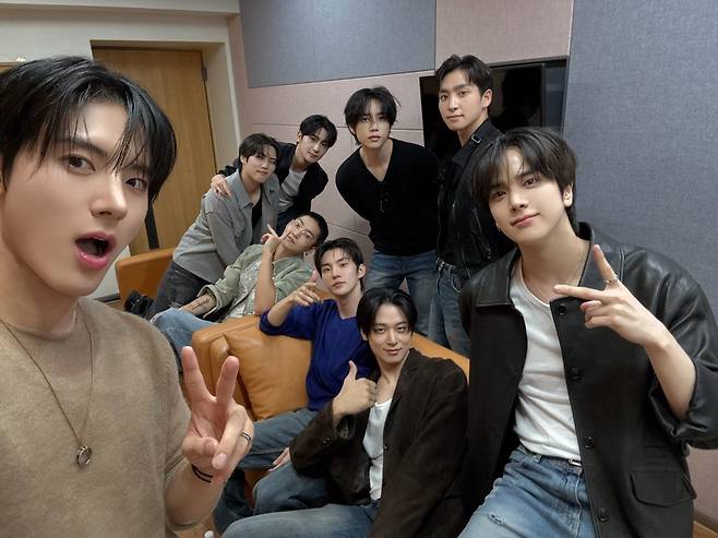 더보이즈 공식 소셜 미디어 제공.