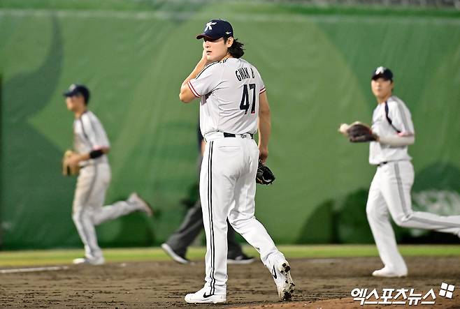 대한민국 야구 국가대표팀 에이스 곽빈이 21일 일본 아이치현의 오카자키 시민구장에서 열린 2026 아이치·나고야 아시안게임 조별리그 B조 1차전에서 대만을 상대로 선발등판, 6이닝 무실점 노히트 완벽투로 승리투수가 됐다. 사진 김한준 기자
