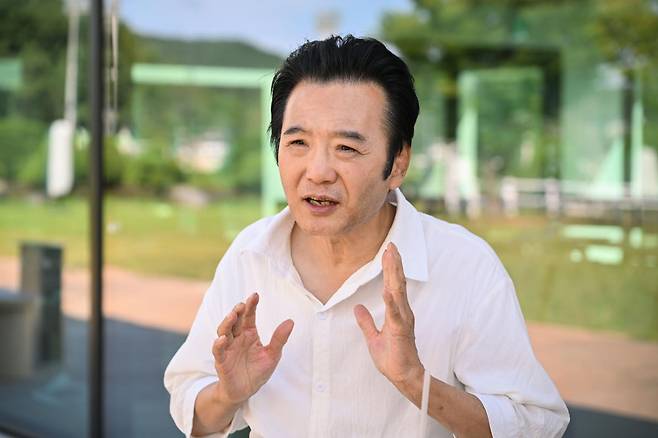 배우 조성규가 최근 3년간 전국 재난 현장을 함께 다니며 겪은 일을 말하고 있다. 정다빈 기자