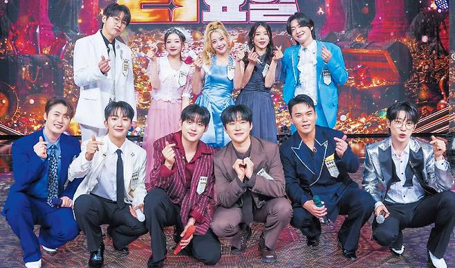 금요일 밤 예능의 최강자 ‘금타는 금요일’ 출연진. 아래 줄 맨 왼쪽부터 손빈아, 남승민, 최재명, 추혁진, 천록담, 안성훈, 위줄 맨 왼쪽부터 춘길, 정서주, 오유진, 양지은, 김용빈. /TV조선