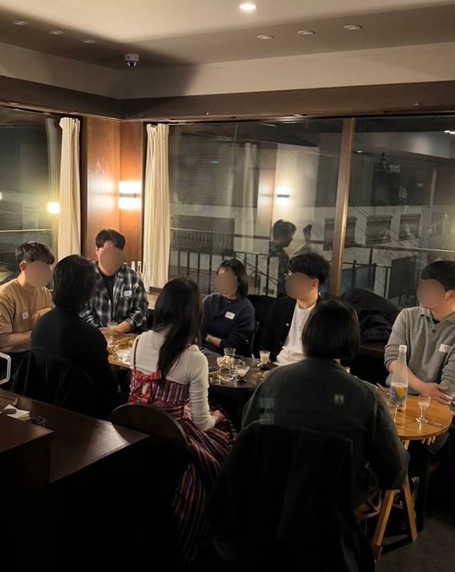 Participants at Jeong’s Lunar New Year event at Hamut in Mapo District, western Seoul, earlier this year. JEONG YU-JIN