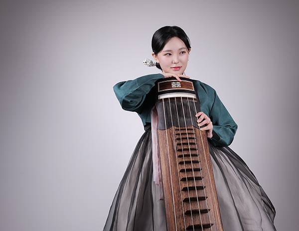 성유미 거문고 연주자
