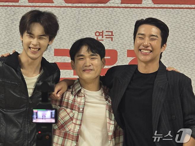 29일 서울 혜화동 예술가의 집에서는 연극 '크루즈'의 제작발표회가 열렸다. 왼쪽부터 배우 한민우,이남기 연출, 배우 킹키 ⓒ 뉴스1 김정한 기자