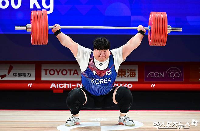한국 역도 국가대표 송영환(홍천군청)이 29일 오후 일본 나고야 중소기업진흥회관에서 열린 2026 아이치·나고야 아시안게임 역도 남자 110kg 이상급 경기에 출전해 인상 180kg, 용상 234kg, 합계 414kg으로 4위에 올랐다. 일본 나고야, 박지영 기자