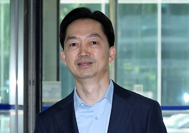 김지용 초대 중대범죄수사청장 후보자가 17일 서울 종로구에 마련된 사무실로 출근하고 있다. ⓒ연합뉴스