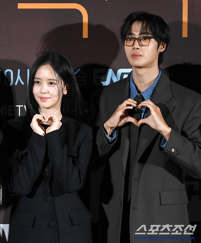 ENA 새 월화드라마 '연애박사' 제작발표회가 2일 서울 용산구 한강로동 CGV용산아이파크몰에서 열렸다. 김소현, 추영우가 포토타임을 갖고 있다. 용산=박재만 기자 pjm@sportschosun.com/2026.10.02/