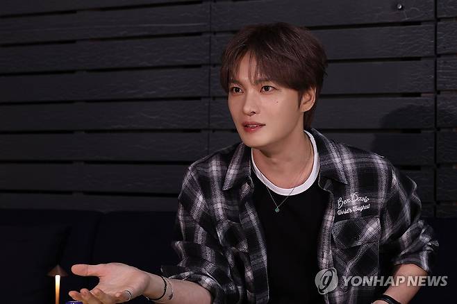 연합뉴스와 인터뷰하는 김재중 (서울=연합뉴스) 류효림 기자 = 가수 김재중이 지난달 서울 강남구 모처에서 연합뉴스와 인터뷰를 하고 있다. 2026.10.4 ryousanta@yna.co.kr