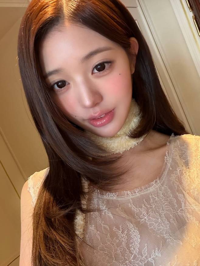 사진 = 장원영 인스타그램