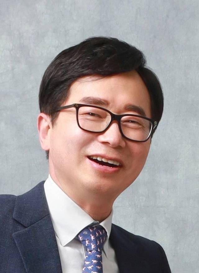 황동현 한성대학교 특임교수
