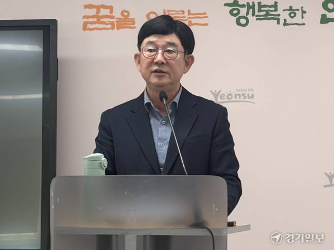 6일 연수구 브리핑룸에서 송상화 청학역신설추진위원회 상임대표가 이야기하고 있다. 김샛별기자