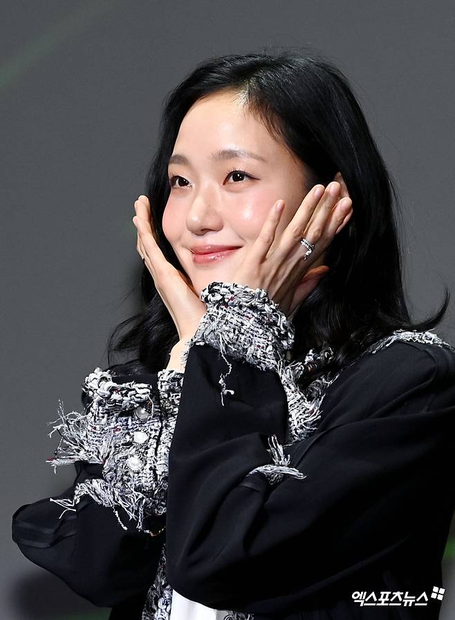 배우 김고은