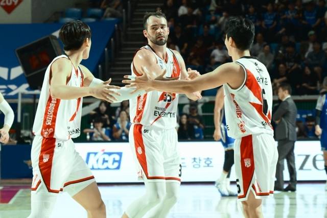 존 무니는 24점 12리바운드 2스틸을 기록, 본인의 역할을 다했다. 사진=KBL 제공
