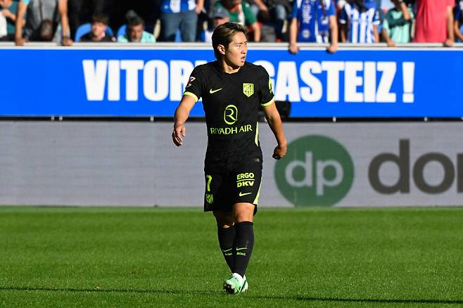 Atletico Madrid's South Korean midfielder #07 Kang-In Lee looks on during the Spanish league football match between Deportivo Alaves and Club Atletico de Madrid at Mendizorroza Stadium in Vitoria on October 10, 2026. (Photo by ANDER GILLENEA / AFP)
<저작권자(c) 연합뉴스, 무단 전재-재배포, AI 학습 및 활용 금지>