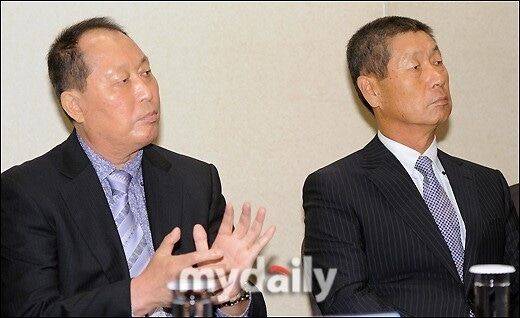 김인식 감독(왼쪽)과 김성근 감독. 김인식 감독은 12일 잠실구장에서 열리는 두산-롯데전 시구자로 초청됐다,/마이데일리 DB
