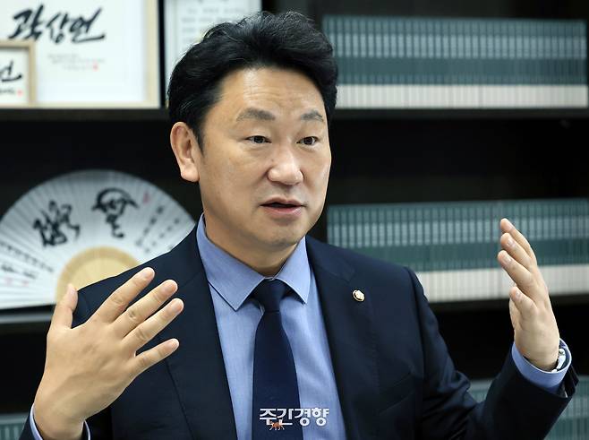 곽상언 더불어민주당 의원이 지난해 9월 19일 국회 의원회관에서 ‘유튜브 권력’과 관련해 인터뷰하고 있다. 서성일 선임기자