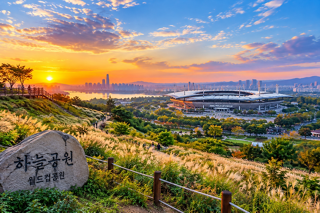 AI가 만든 하늘공원과 월드컵경기장