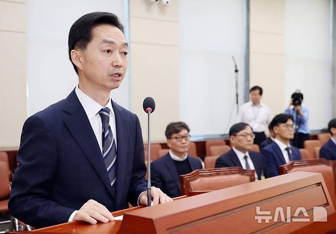 김지용 중대범죄수사청장 후보자가 14일 오전 서울 여의도 국회에서 열린 중수청장 후보자 인사청문회에서 인사말을 하고 있다. 뉴시스
