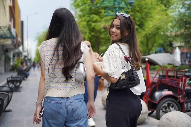 매력적인 얼굴을 오래 바라보는 대상은 남녀에 따라 다를 수 있다는 연구 결과가 나왔다./사진=게티이미지뱅크