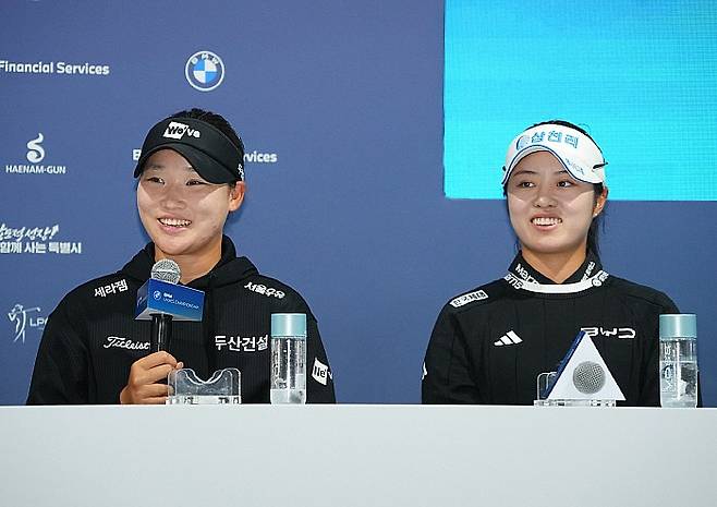 BMW 레이디스 챔피언십 기자회견. 왼쪽부터 김민솔, 서교림. BMW 레이디스 챔피언십 대회 조직위원회
