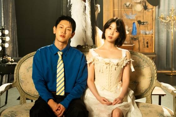 크러쉬, 아이유 /사진=피네이션