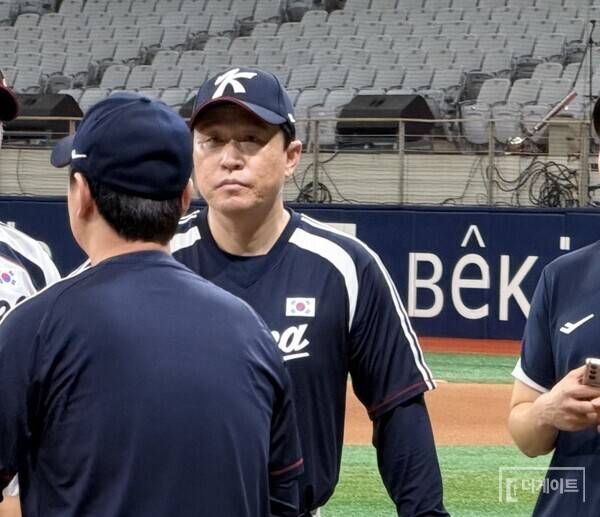 아시안게임 대표팀에서 코치로 선수들을 지도한 이동욱 감독(사진=더게이트 배지헌 기자)