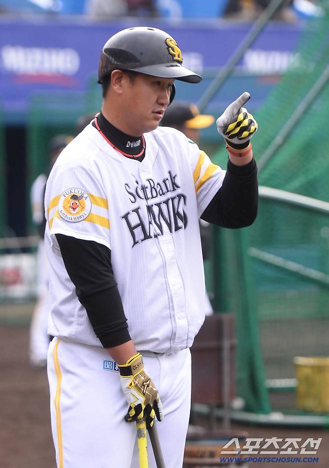 소프트뱅크 시절 이대호. 난고(일본)=최문영 기자 deer@sportschosun.com /2015.02.25/