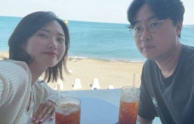 32기 영숙(왼쪽)과 영식과 결별했다. / 영숙 소셜미디어