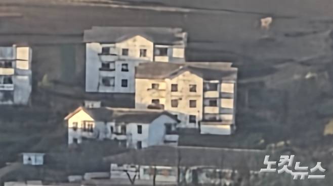 애기봉에서 바라본 북한 민가 모습. 박창주 기자