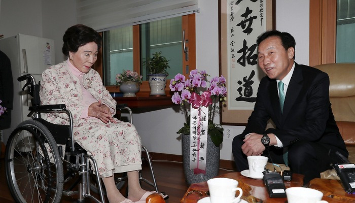 손명순 여사 예방한 손학규 바른미래 대표